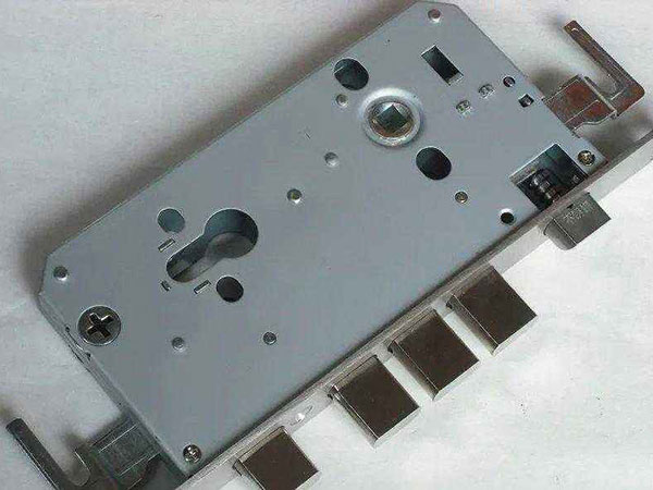 盐城24小时上门开锁公司